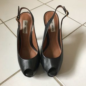 Steve Madden Peep toe heels